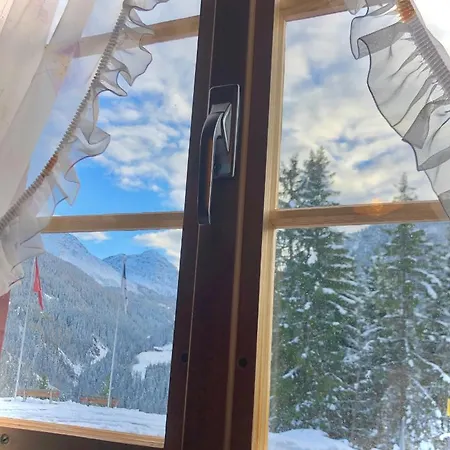 בקתה Sonniges Arosa Fuer 6 Pers Alleinstehend Mit Traumhaftem Bergpanorama