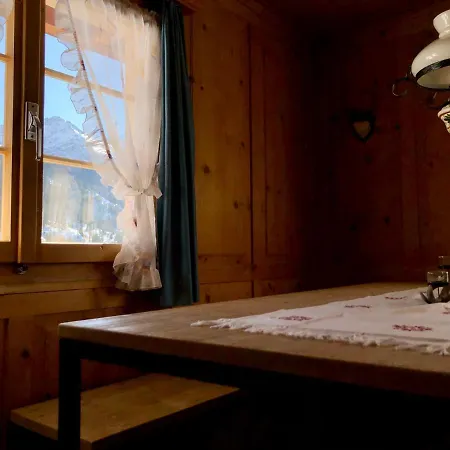 木屋 Sonniges Arosa Fuer 6 Pers Alleinstehend Mit Traumhaftem Bergpanorama
