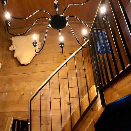 Sonniges Arosa Fuer 6 Pers Alleinstehend Mit Traumhaftem Bergpanorama בקתה *