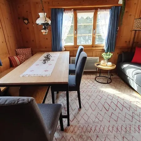 Sonniges Arosa Fuer 6 Pers Alleinstehend Mit Traumhaftem Bergpanorama בקתה