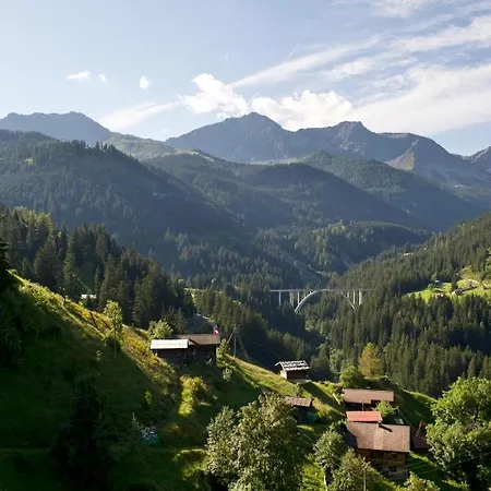 Sonniges Arosa Fuer 6 Pers Alleinstehend Mit Traumhaftem Bergpanorama בקתה Langwies