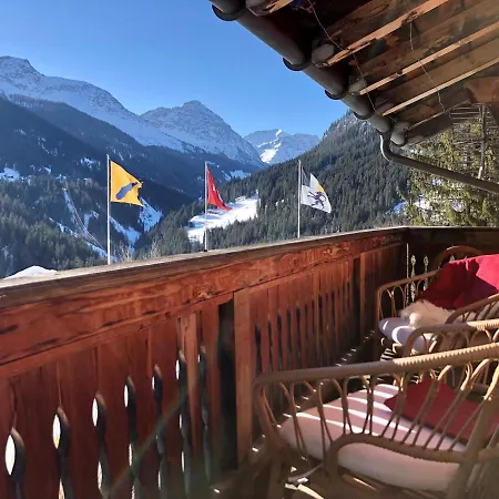 Chalet Sonniges Arosa Für 6 Pers Alleinstehend Mit Traumhaftem Bergpanorama Langwies